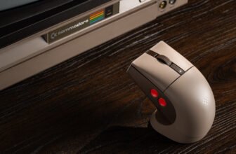 8BitDo Retro R8 C64 Edition mouse