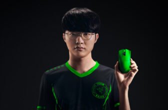 Razer Viper V4 Pro Gaming Mouse Green Edition