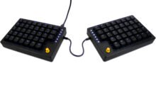Modder Builds Split Mechanical Keyboard With Built-In Joysticks for One-Handed Gaming