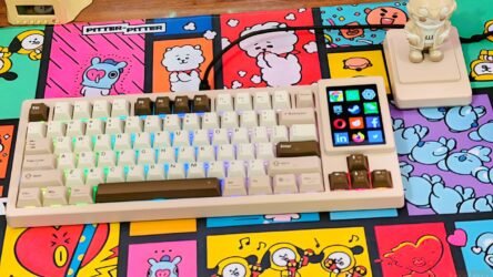 Womier DUO87 Review: A TKL Mechanical Keyboard with a Detachable Smart Display